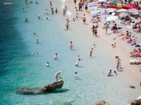 KORONAEKONOMIJA: Država prisiljava uvoznike da maske spaljuju ili – doniraju?!