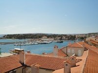 Otok Krk u srpnju i sedam mjeseci s manje turista i noćenja