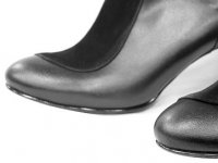 Hobi pretvorila u posao: 33-godišnjakinja proizvodi "cipele radosnice"