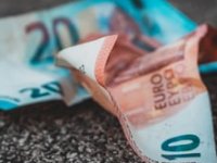 Povećanje plaća u javnom sektoru velika prepreka usporavanju inflacije. Potrebne su čak 24 milijarde eura