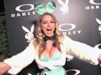 Hugh Hefner prodaje Playboy